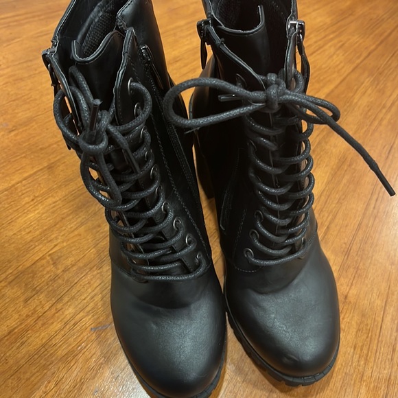 Forever 21 bliss ankle 🥾 boots - Picture 4 of 6